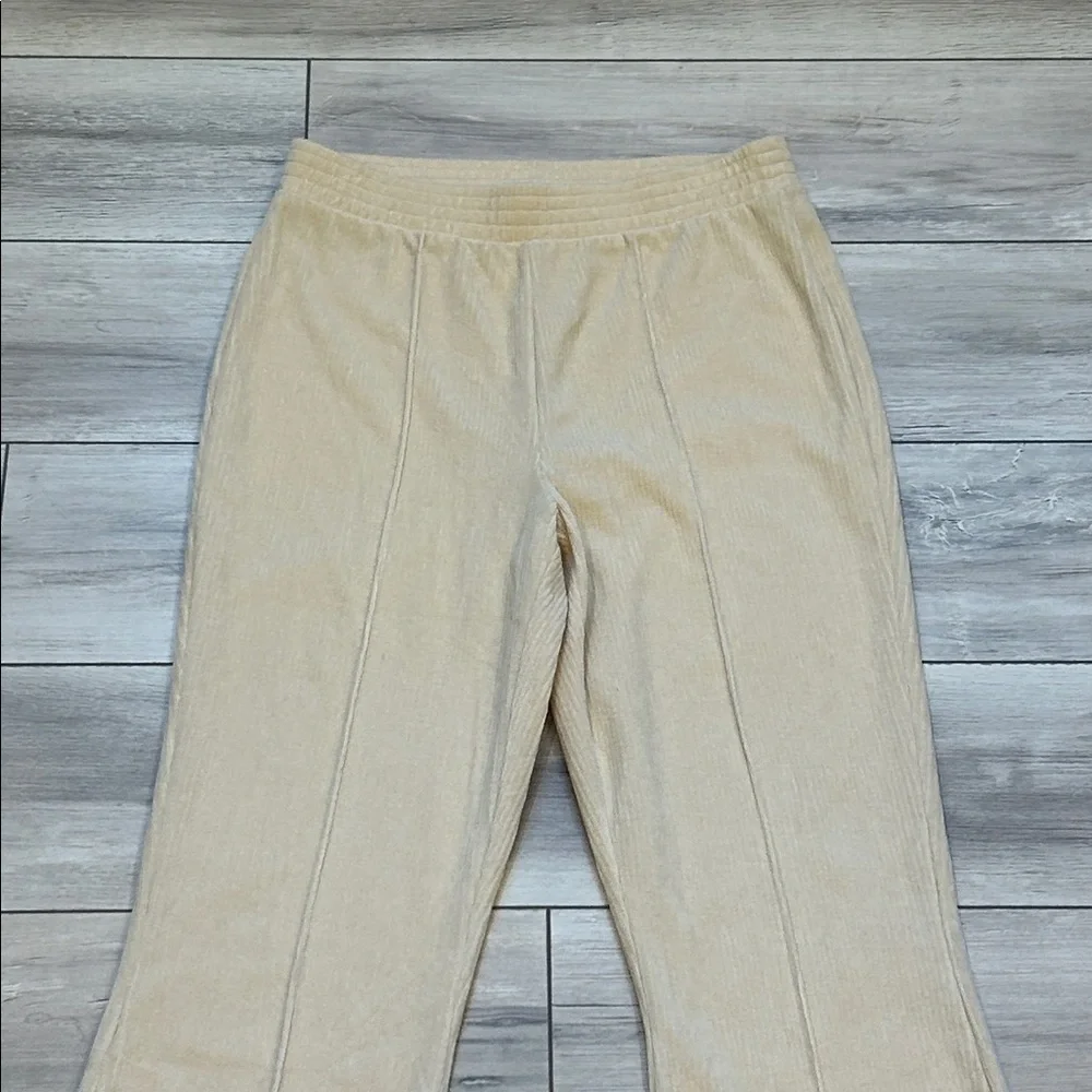Aerie cream bell bottom flare pull on ribbed leggings size small